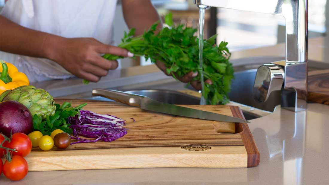 https://ecofoodboards.com.au/wp-content/uploads/2020/03/naturally-antibacterial-chopping-boards-for-your-kitchen.jpg